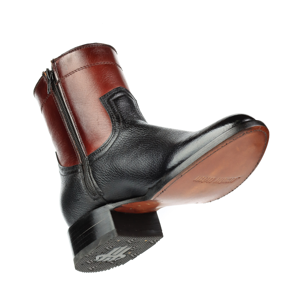 Vista trasera del tacón y suela.